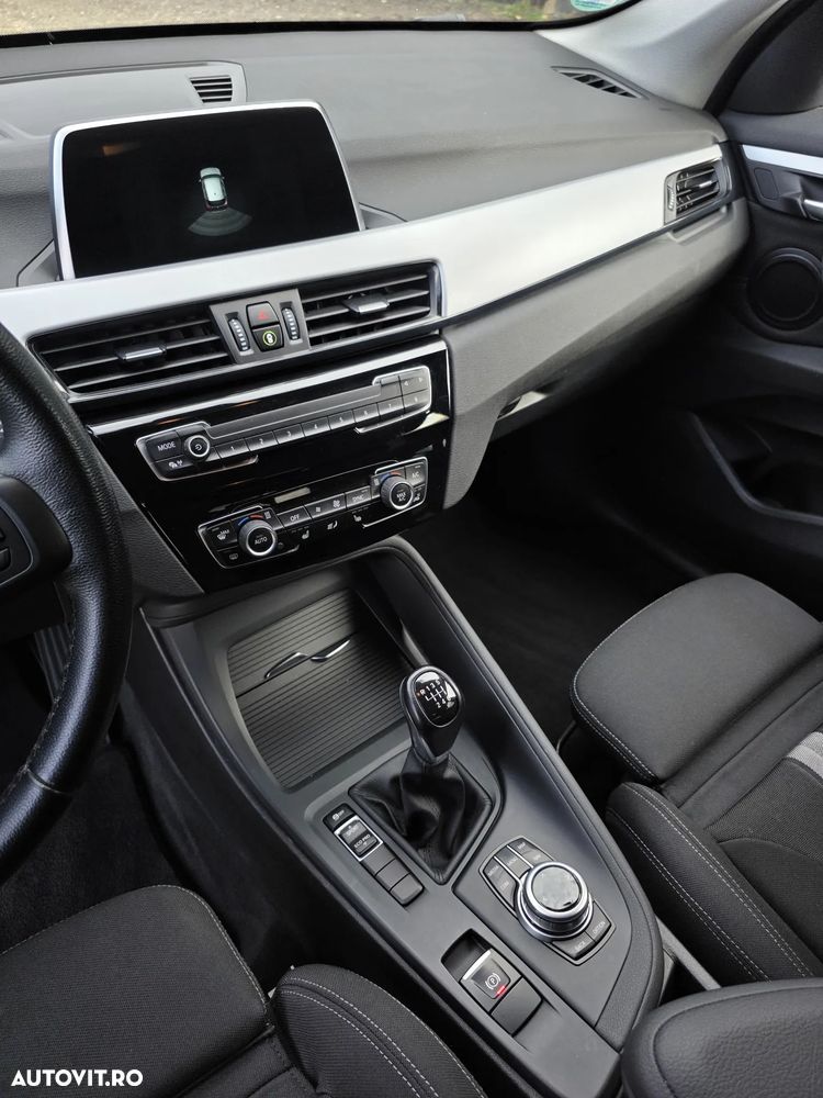 BMW X1 sDrive18i Advantage - 12