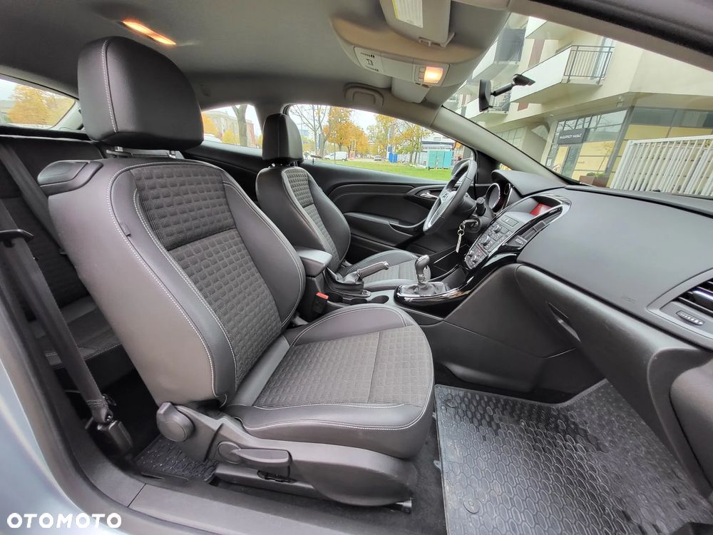 Opel Astra IV GTC 1.6 T SIDI Sport S&S EU6 - 30