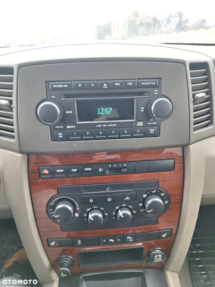 Jeep Grand Cherokee - 10