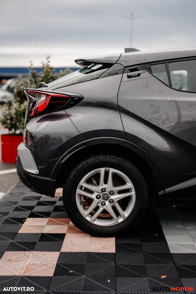 Toyota C-HR - 13