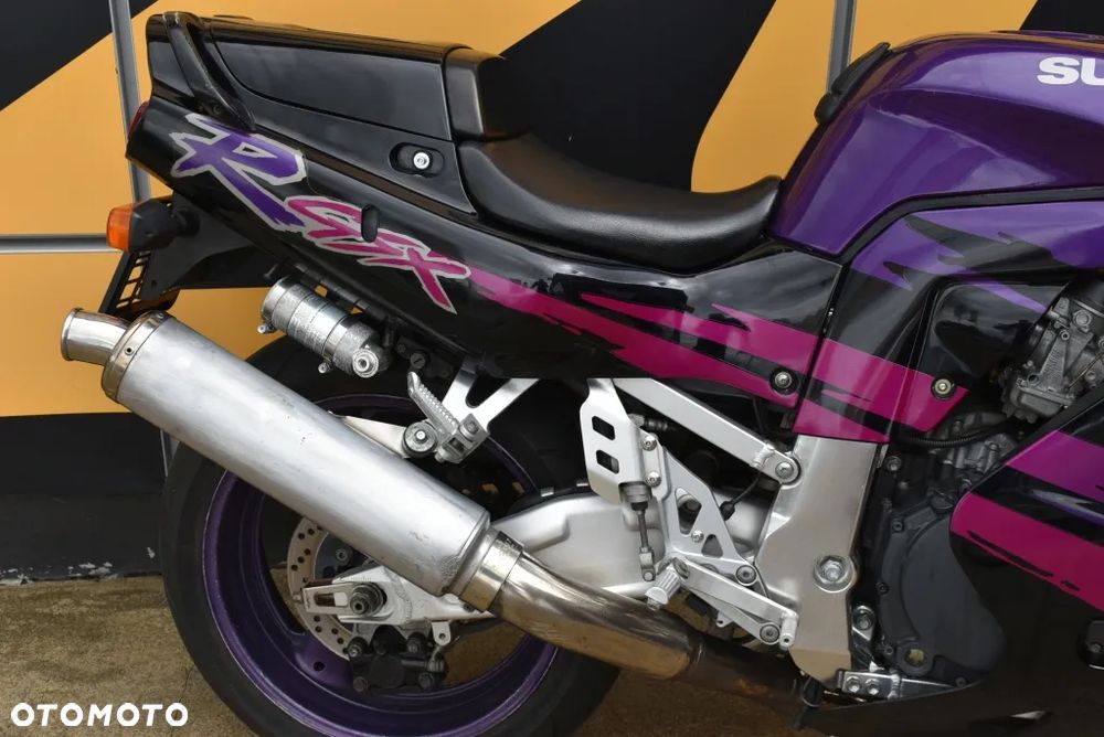 Suzuki GSX-R - 6