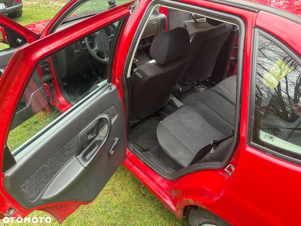 Volkswagen Polo - 13