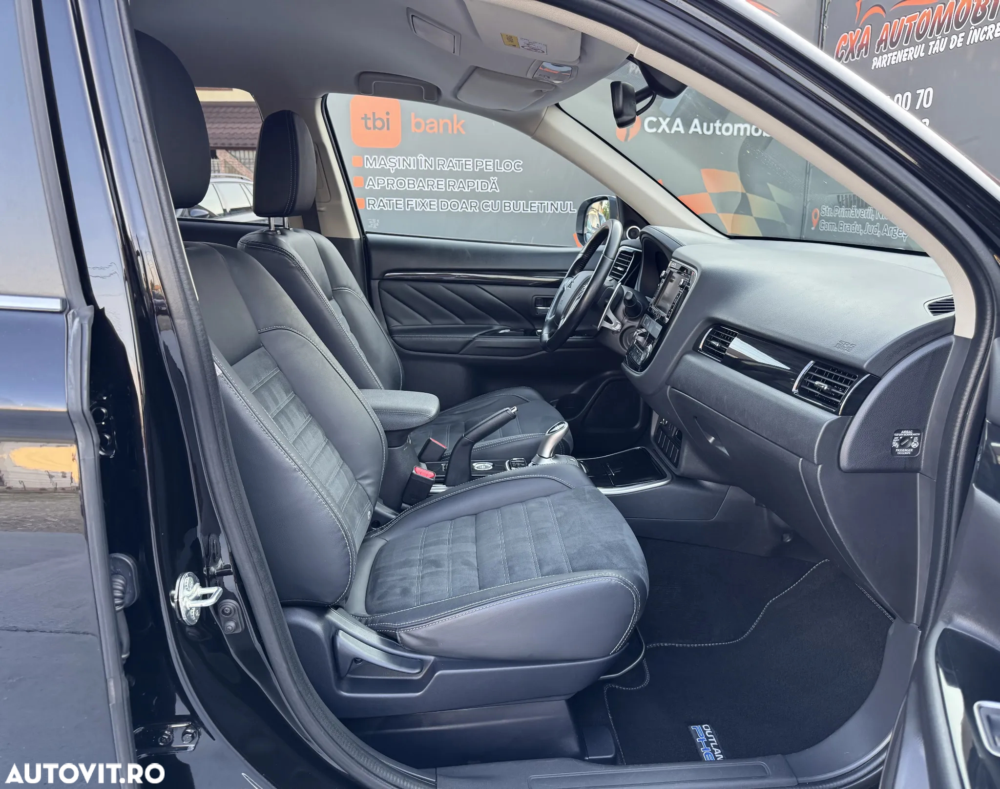 Mitsubishi Outlander 2.0 4WD Plug-In Hybrid - 10