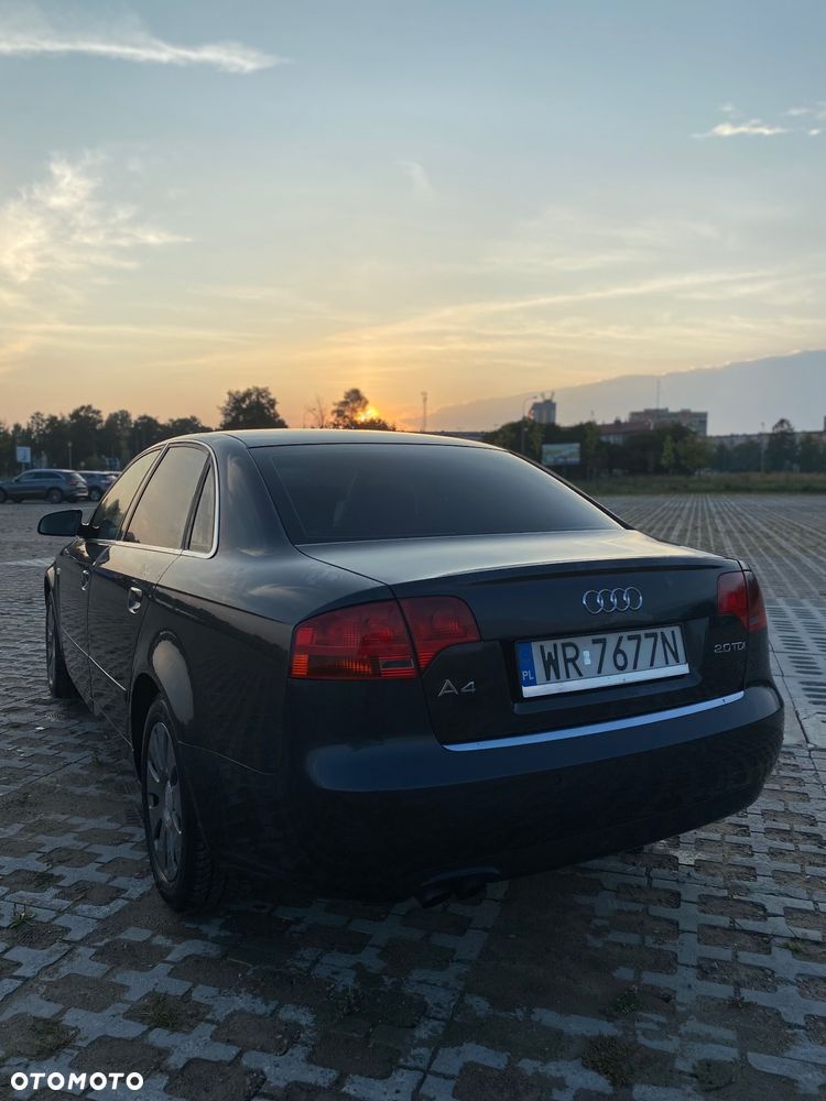 Audi A4 Limousine - 7