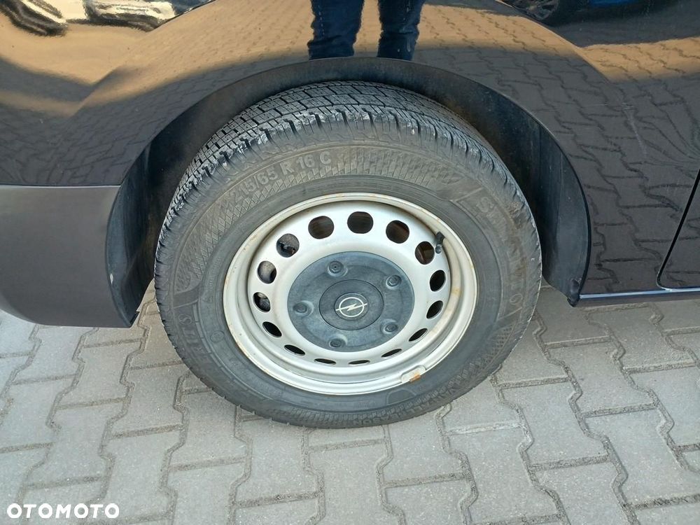 Opel Vivaro - 11
