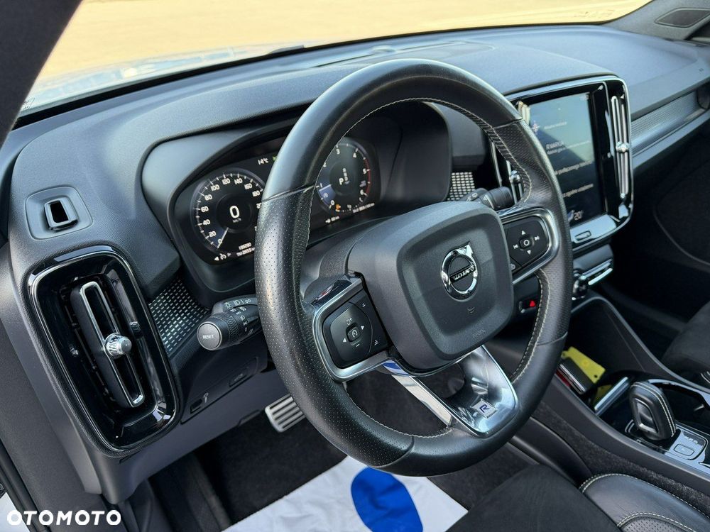 Volvo XC 40 D4 SCR AWD R-Design - 18