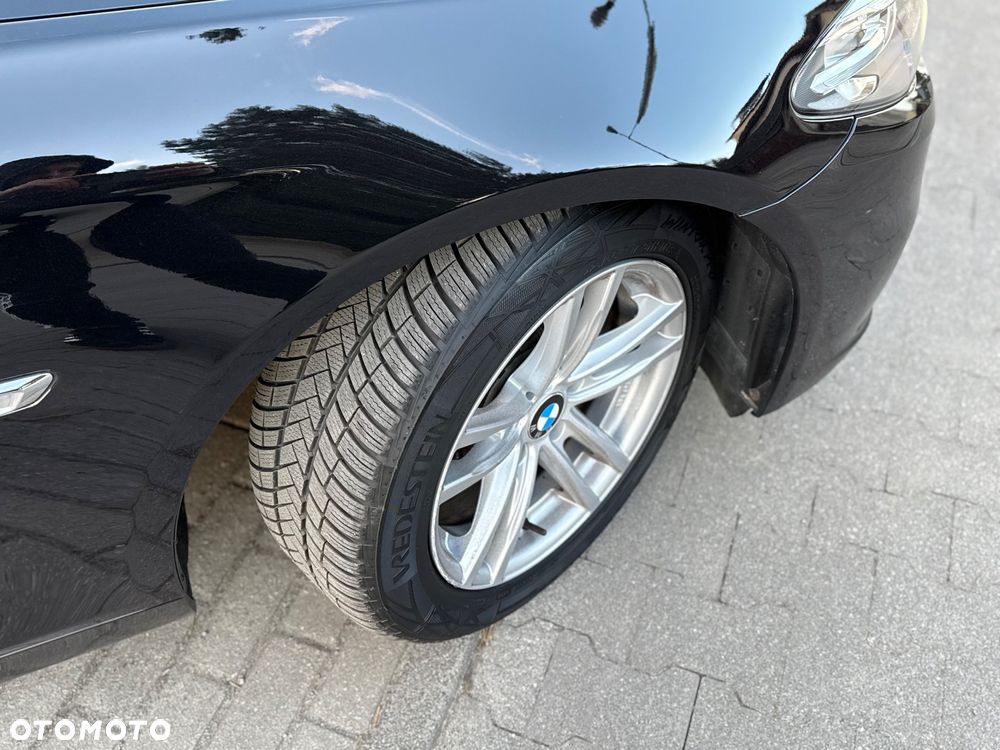 BMW Seria 5 520d xDrive - 28