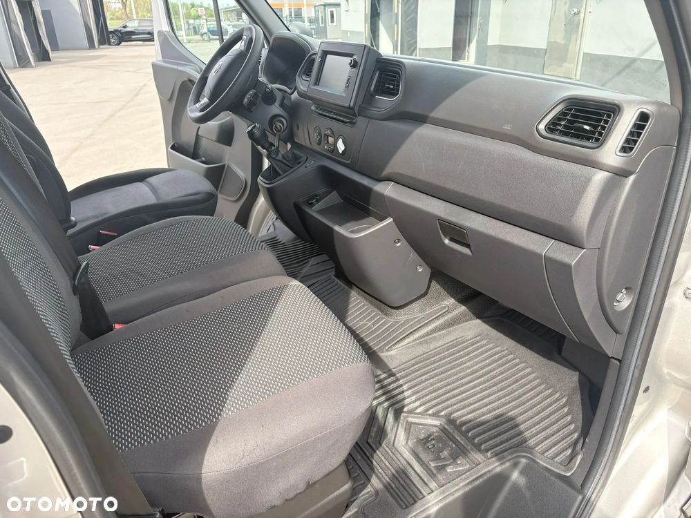Nissan NV400 - 3