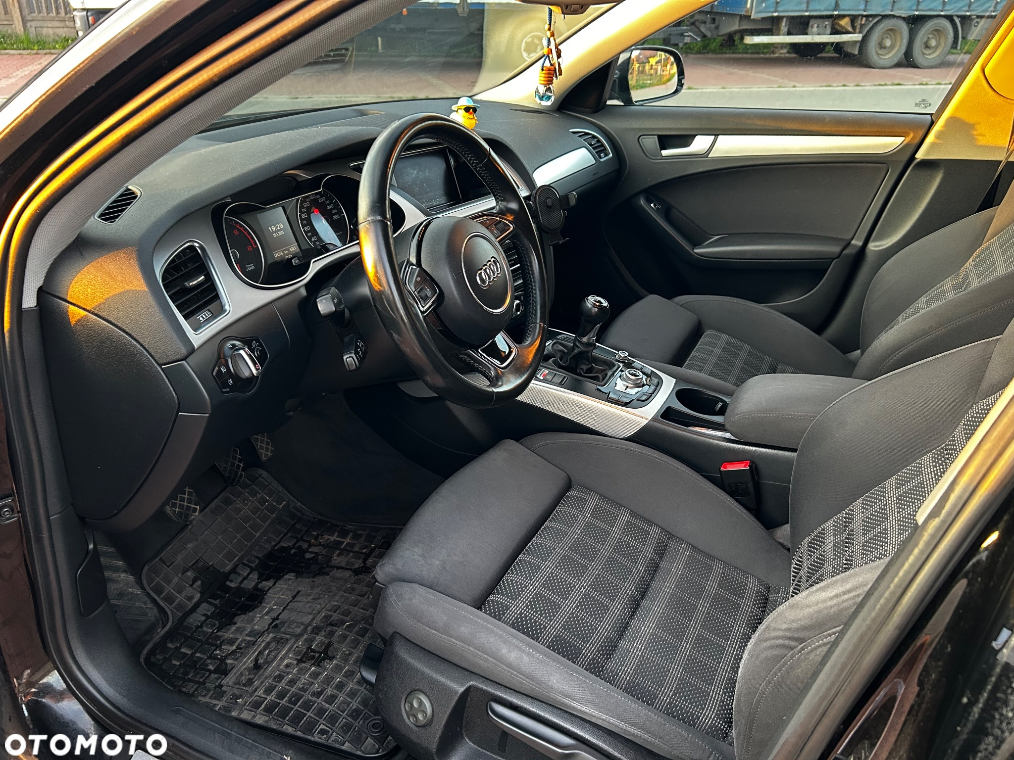 Audi A4 Avant 2.0 TDI - 7