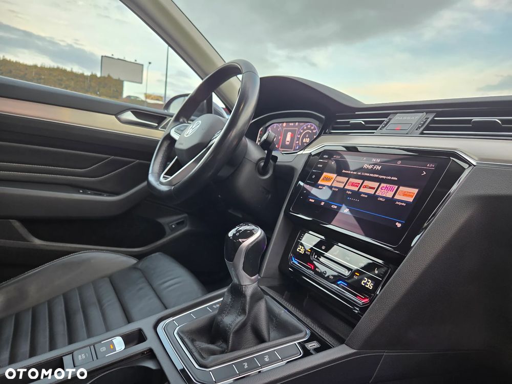 Volkswagen Passat 2.0 TDI BMT Highline - 18