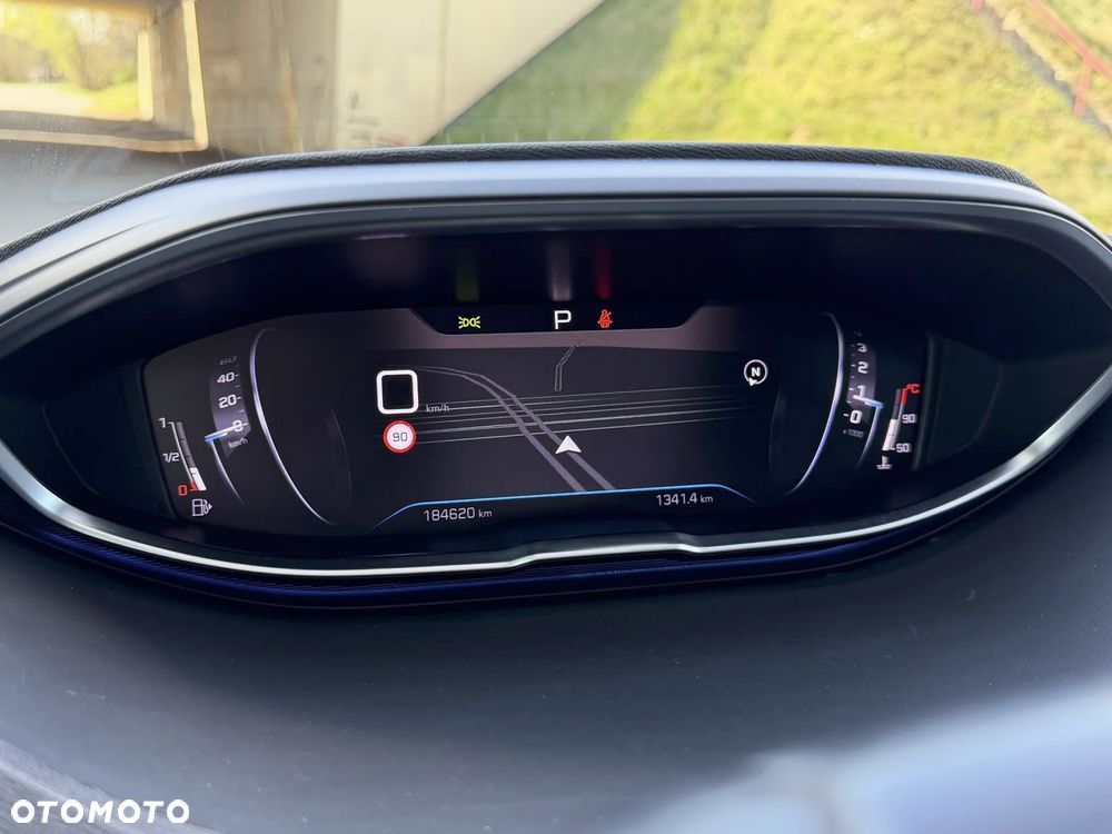 Peugeot 3008 BlueHDi 130 Stop & Start EAT8 Allure - 23