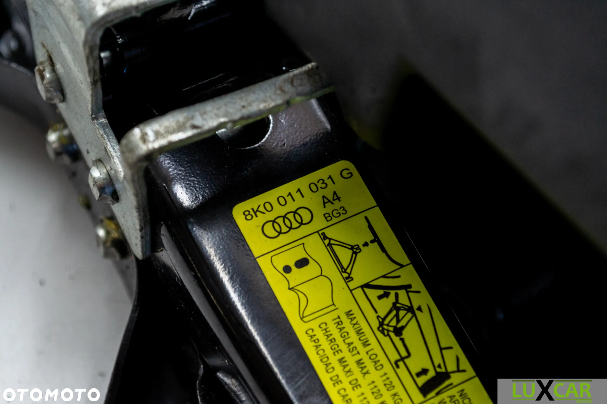 AUDI A5 SPORTBACK ORYGINALNY LEWAREK PODNOŚNIK SAMOCHODOWY 8K0011031G GORLICE - 4