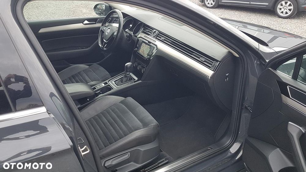 Volkswagen Passat Variant 2.0 TDI SCR DSG Highline - 26