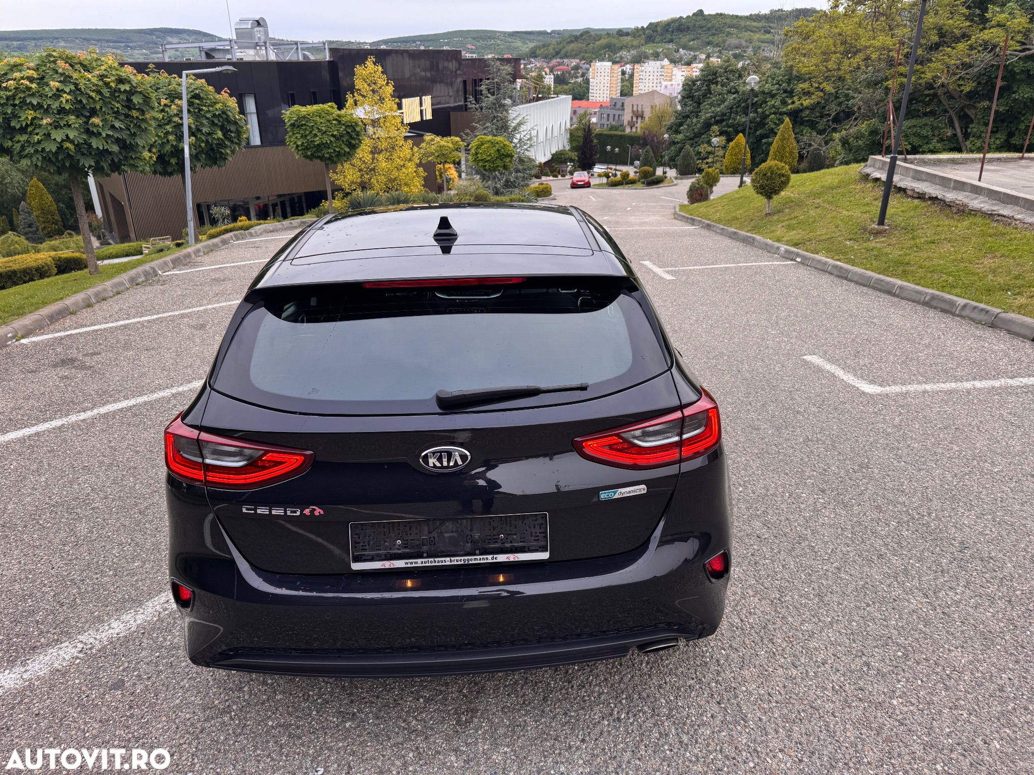 Kia Ceed 1.6 CRDi (48V Mild-Hybrid) DCT7 Vision - 37
