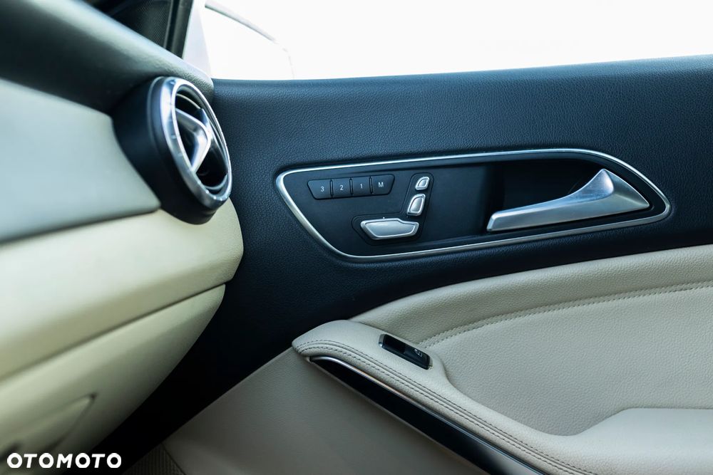 Mercedes-Benz CLA 250 7G-DCT - 6