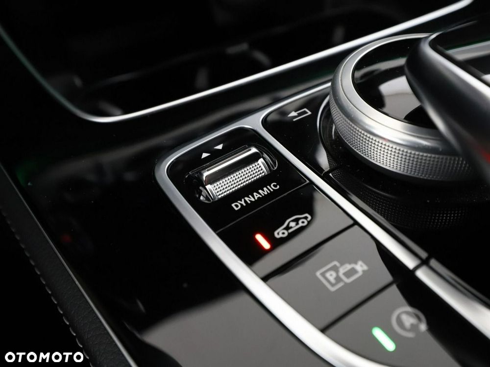 Mercedes-Benz Klasa E 220 d 4-Matic All-Terrain Avantgarde - 31