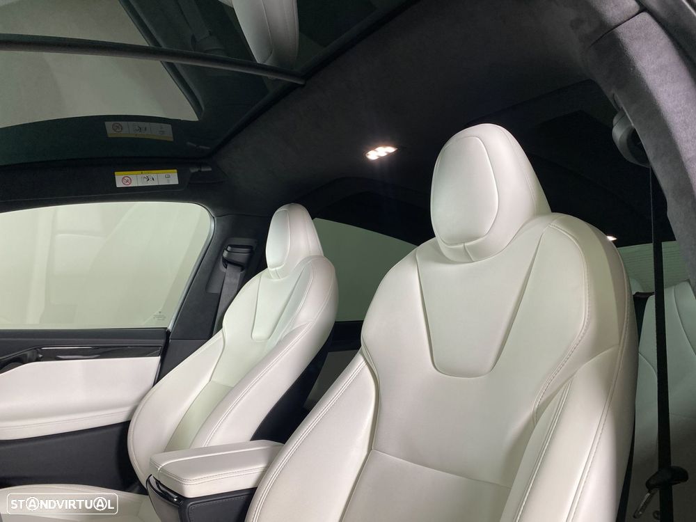 Tesla Model X 100D - 26