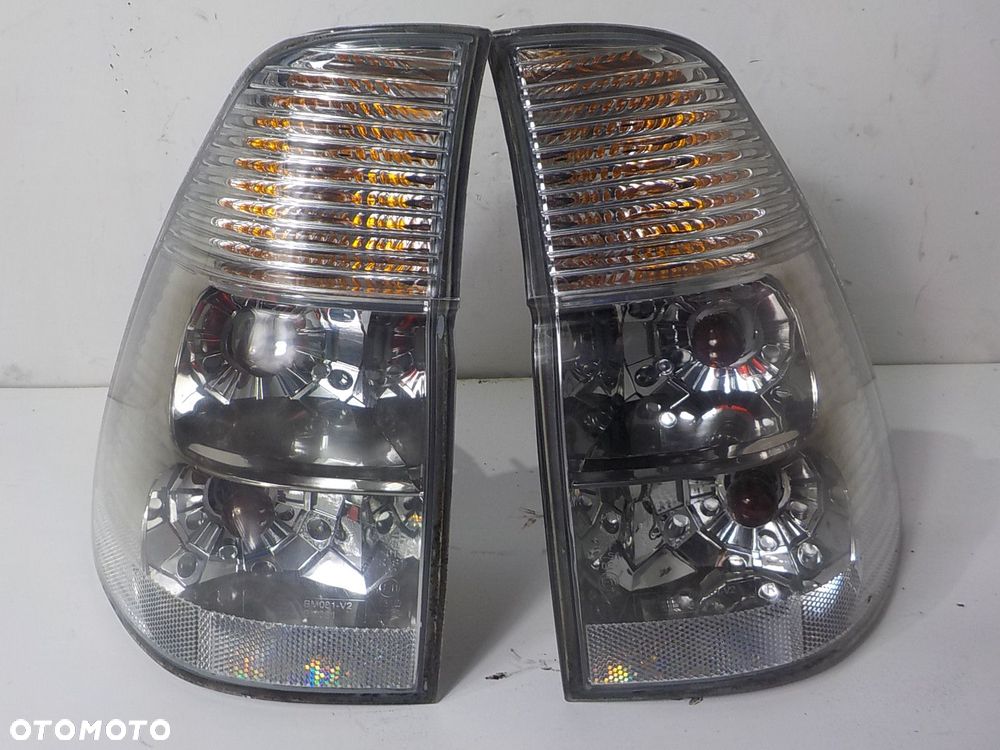 BMW X5 E53 LIFT LAMPA LEWA PRAWA TYLNA LEWY PRAWY TYŁ W KLAPĘ KOMPLET BIAŁE - 2