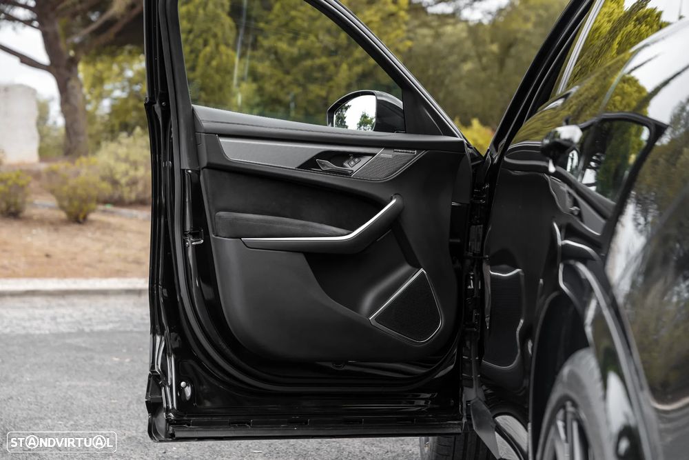 Jaguar F-Pace 5.0 V8 AWD SVR - 13