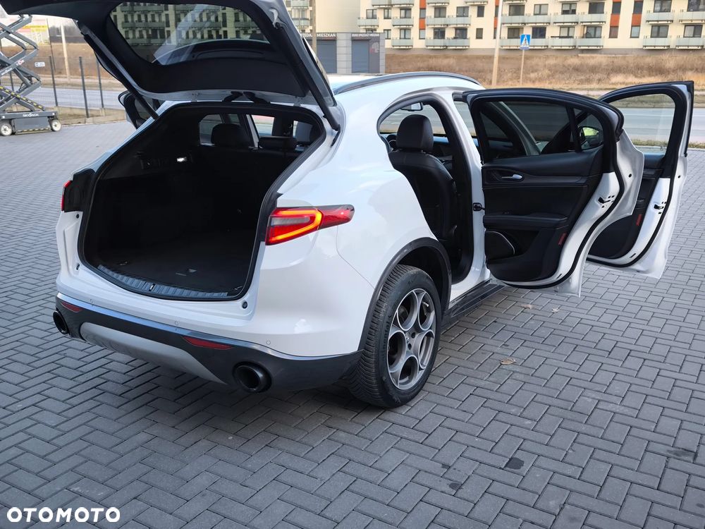 Alfa Romeo Stelvio 2.0 Turbo 16V AT8-Q4 Executive - 19