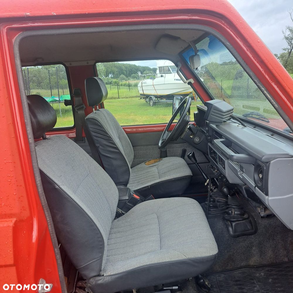 Toyota Land Cruiser RJ70 - 3