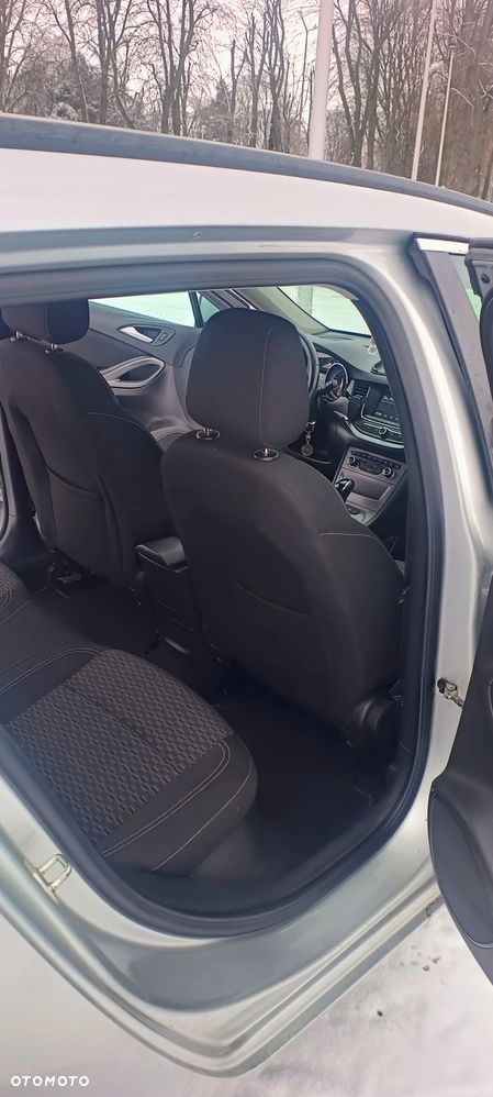 Opel Astra 1.6 CDTI 120 Lat - 12