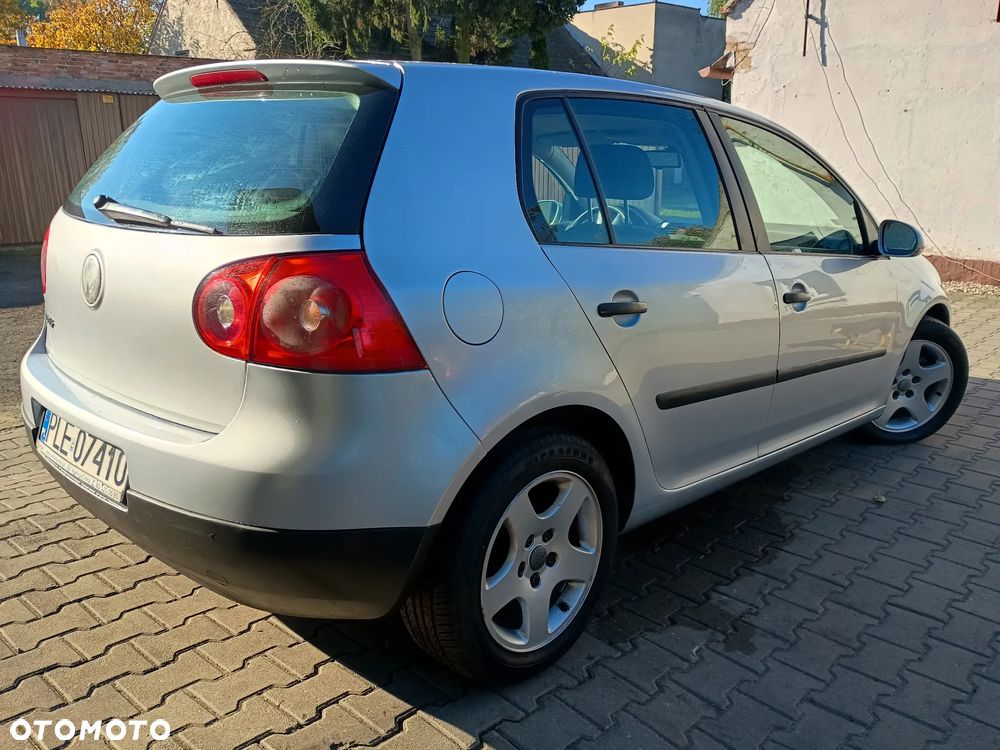 Volkswagen Golf - 5