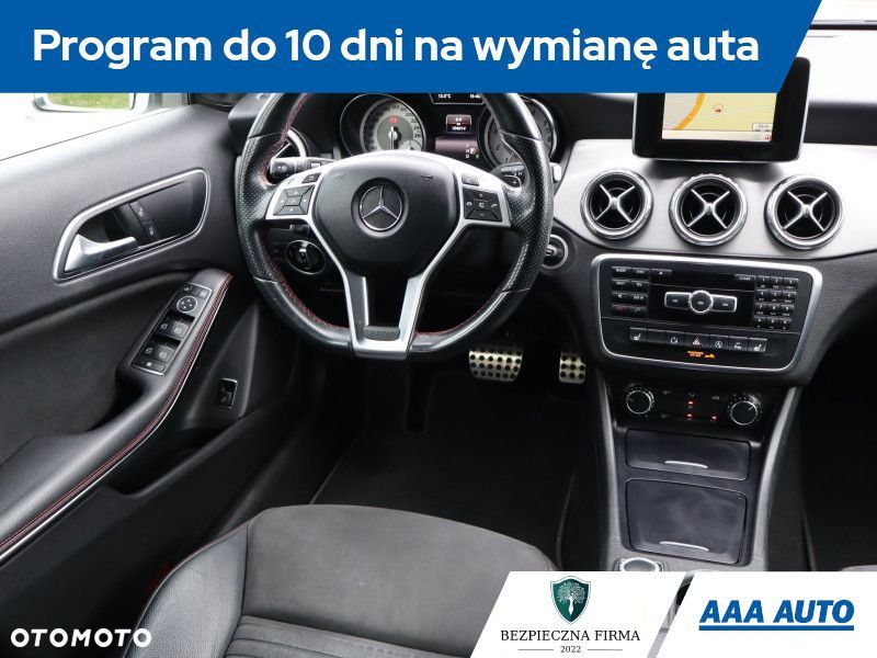 Mercedes-Benz GLA - 9