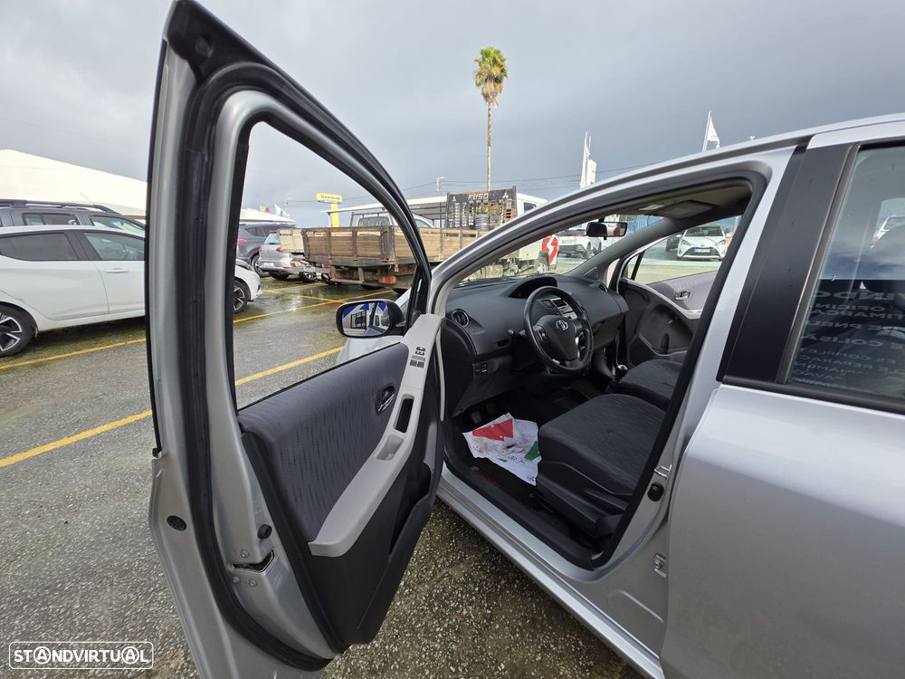 Toyota Yaris 1.4 D-4D Executive - 16
