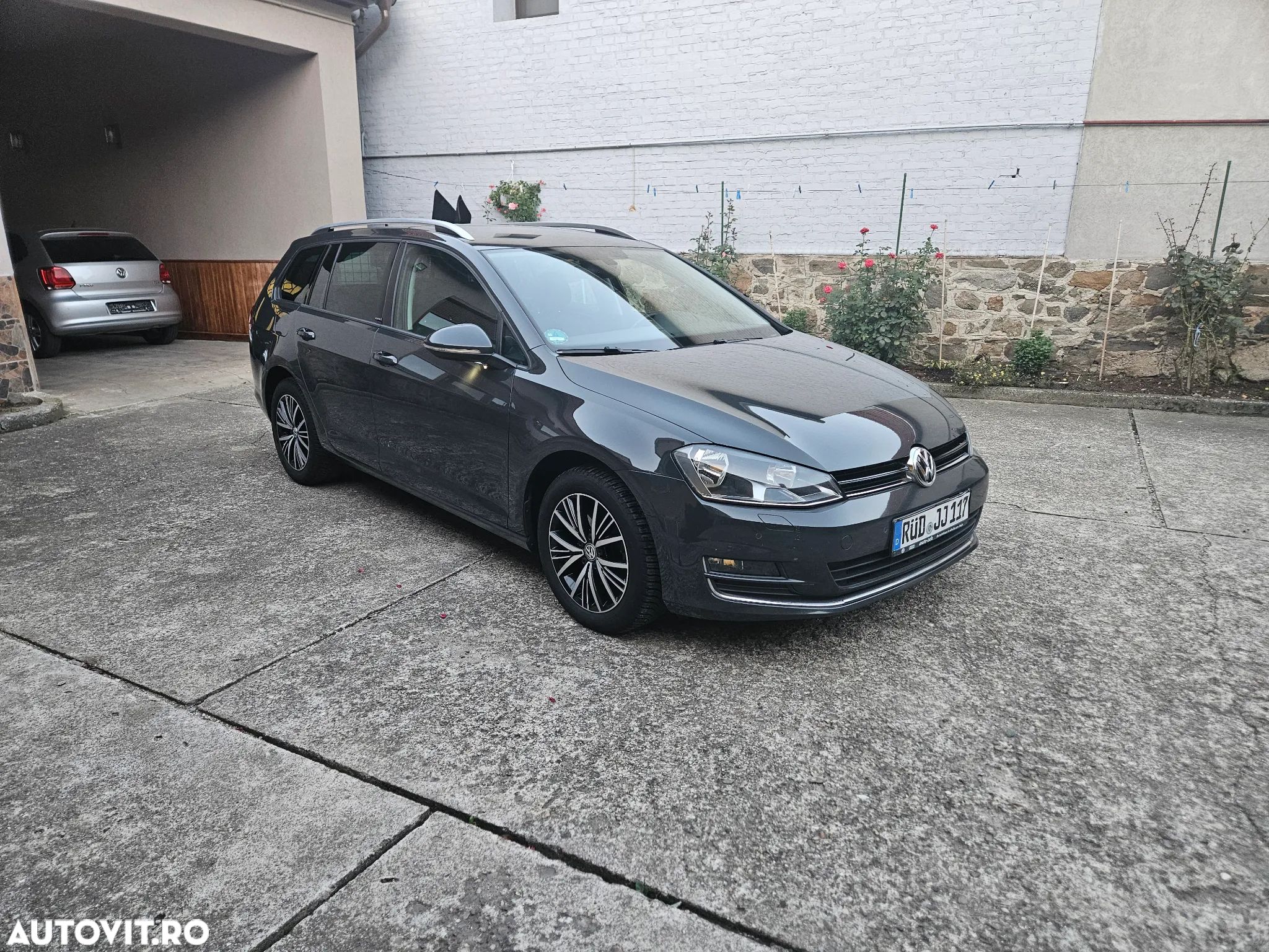 Volkswagen Golf Variant 1.6 TDI BlueMotion Technology DSG Allstar - 1