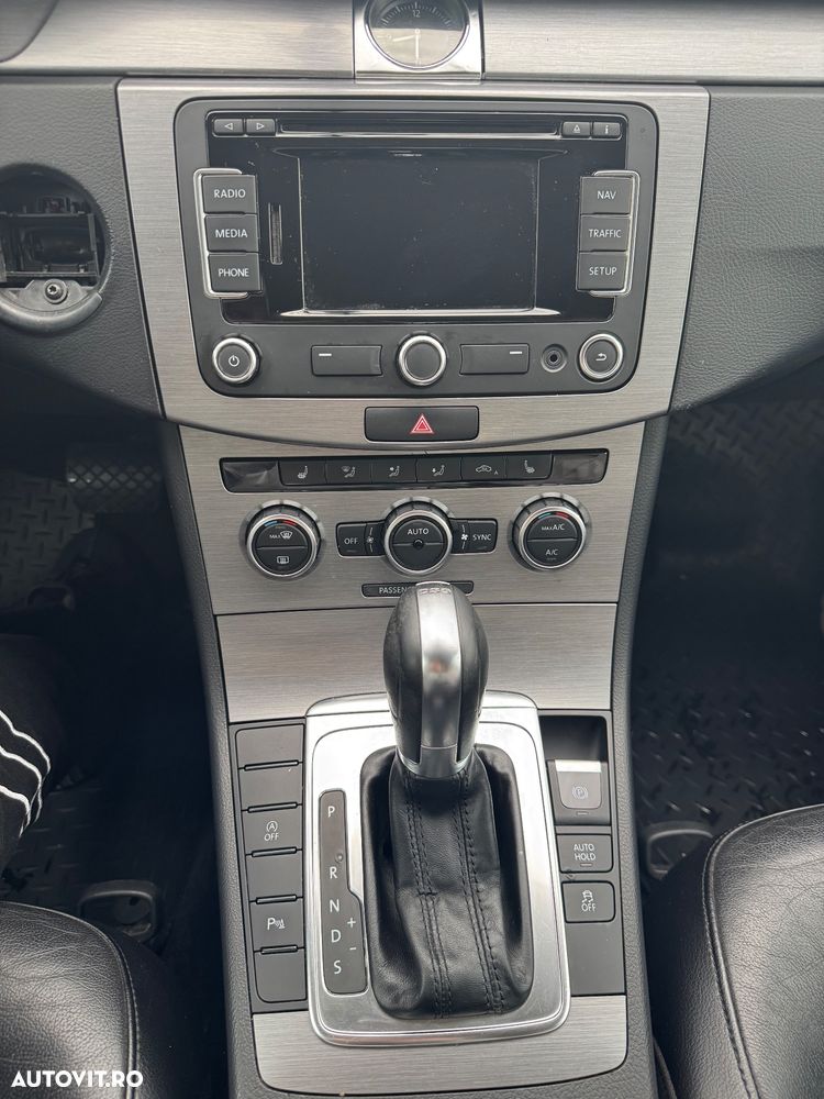 Volkswagen Passat 2.0 TDI DPF Blue TDI DSG Highline - 8