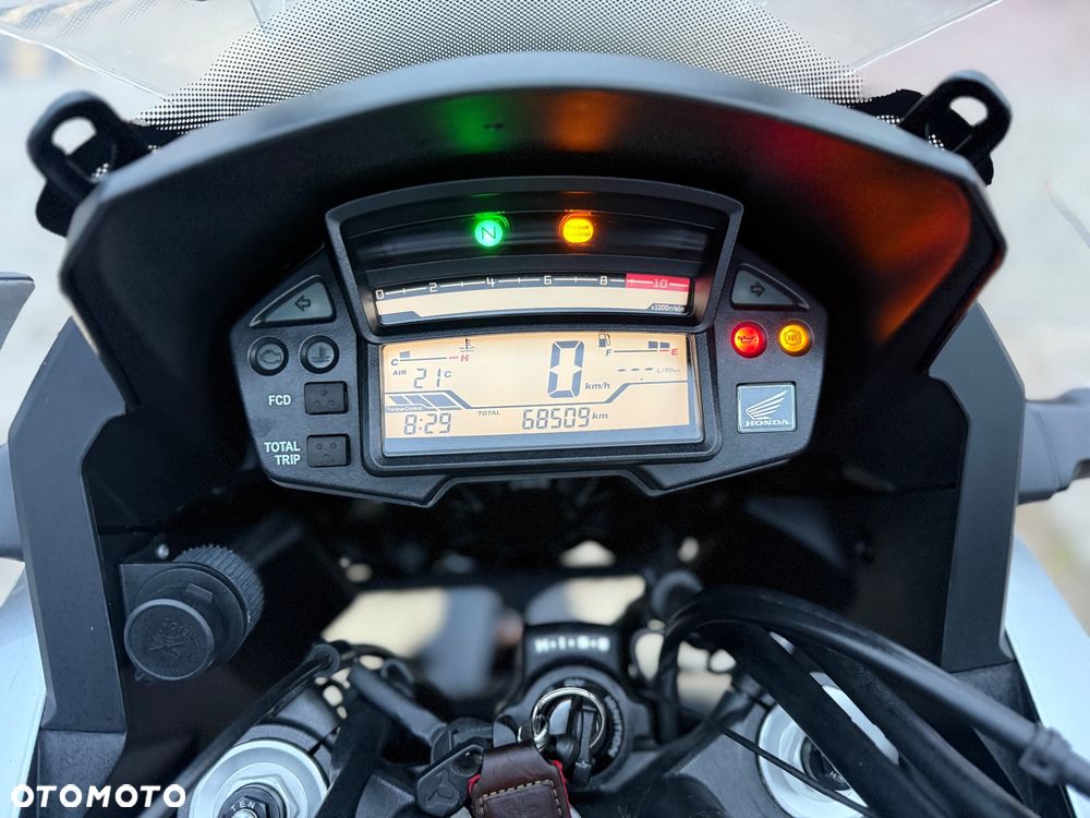 Honda VFR - 28