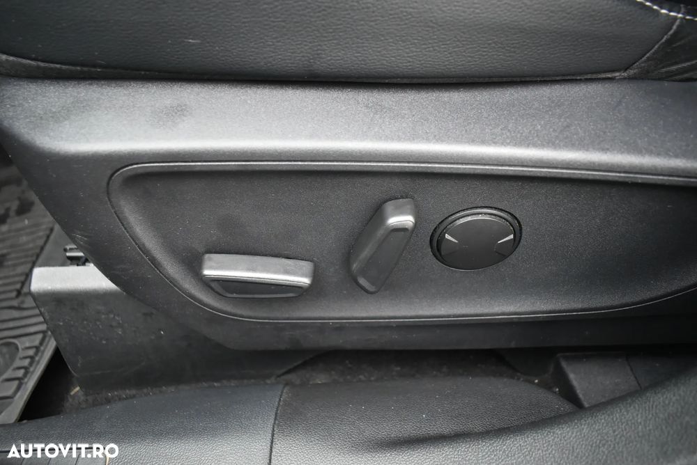 Ford Kuga 2.5 Duratec AWD FHEV Titanium - 14