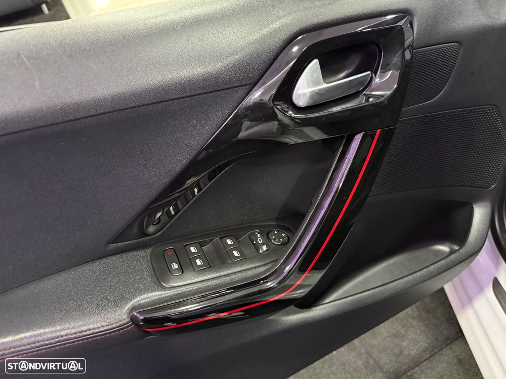 Peugeot 208 1.2 PureTech GT Line EAT6 - 6