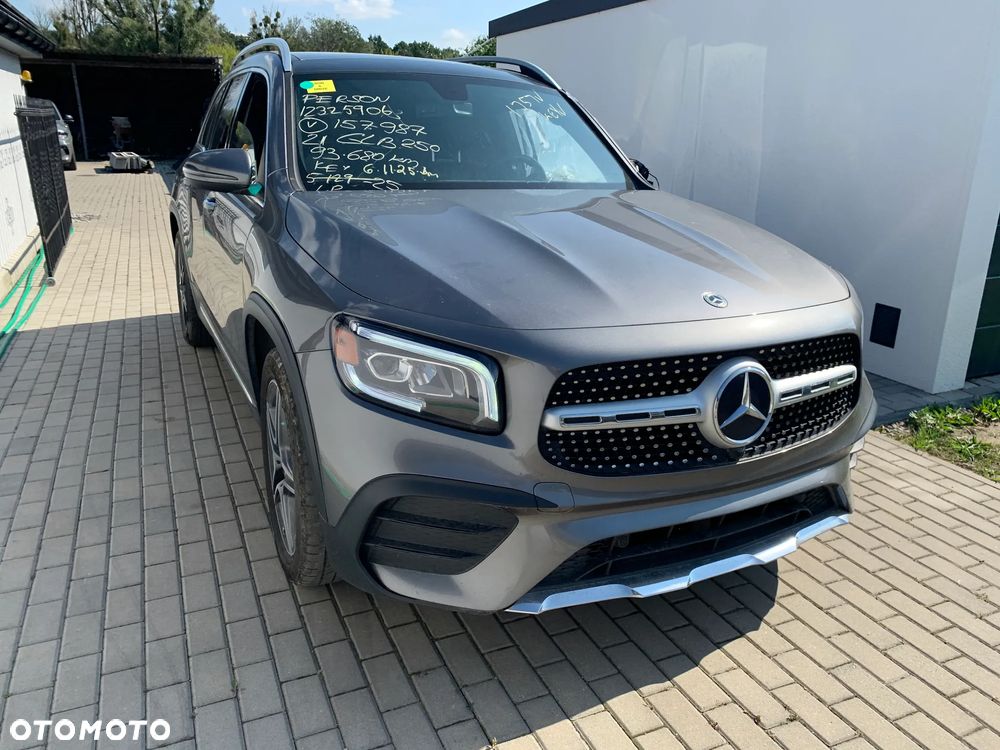 Mercedes-Benz GLB 250 4-Matic 8G-DCT - 4