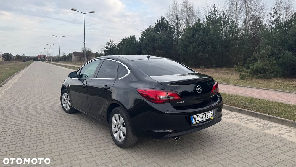 Opel Astra 1.4 T Executive EU6 - 5