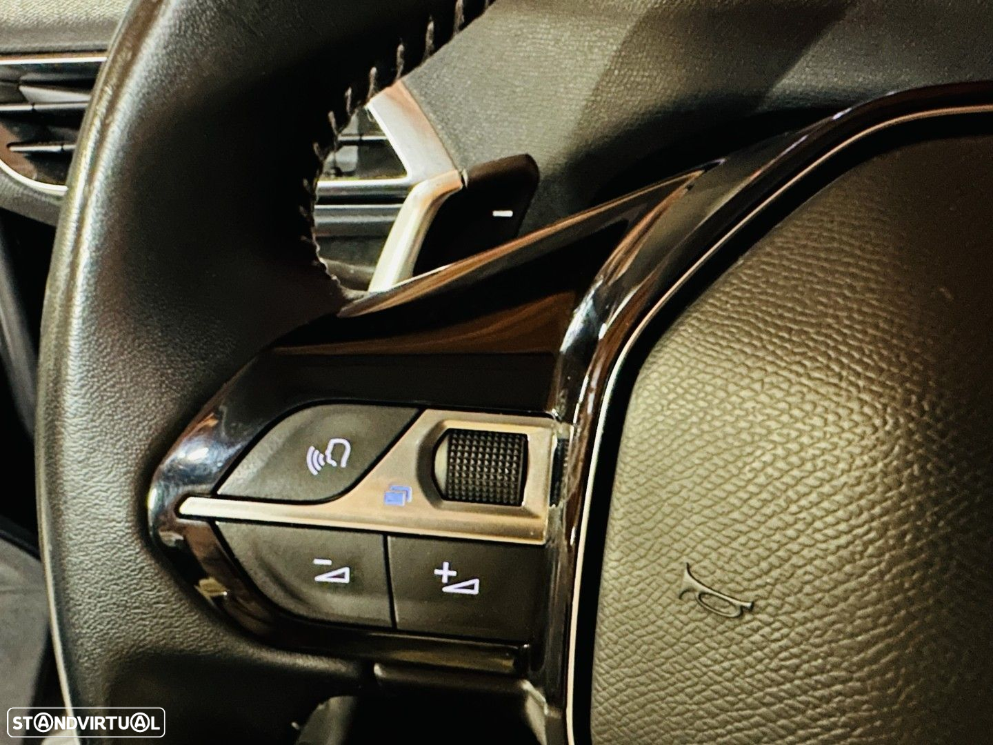 Peugeot 5008 1.2 PureTech Allure EAT8 - 19