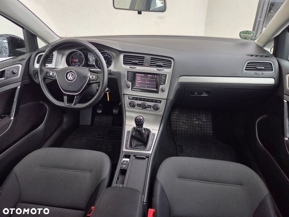 Volkswagen Golf - 9