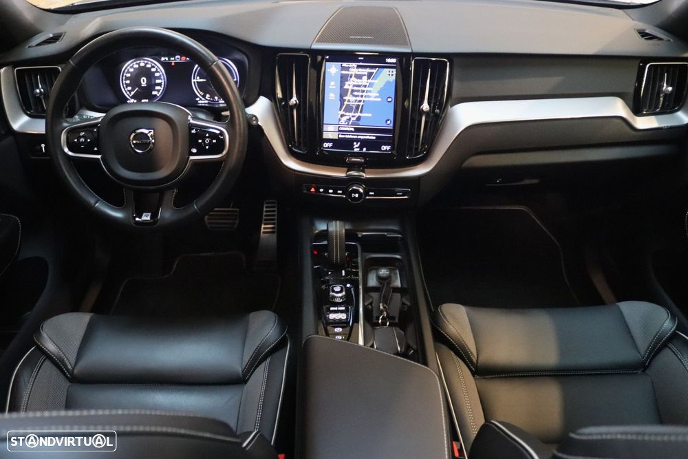 Volvo XC 60 2.0 T8 PHEV R-Design AWD - 33