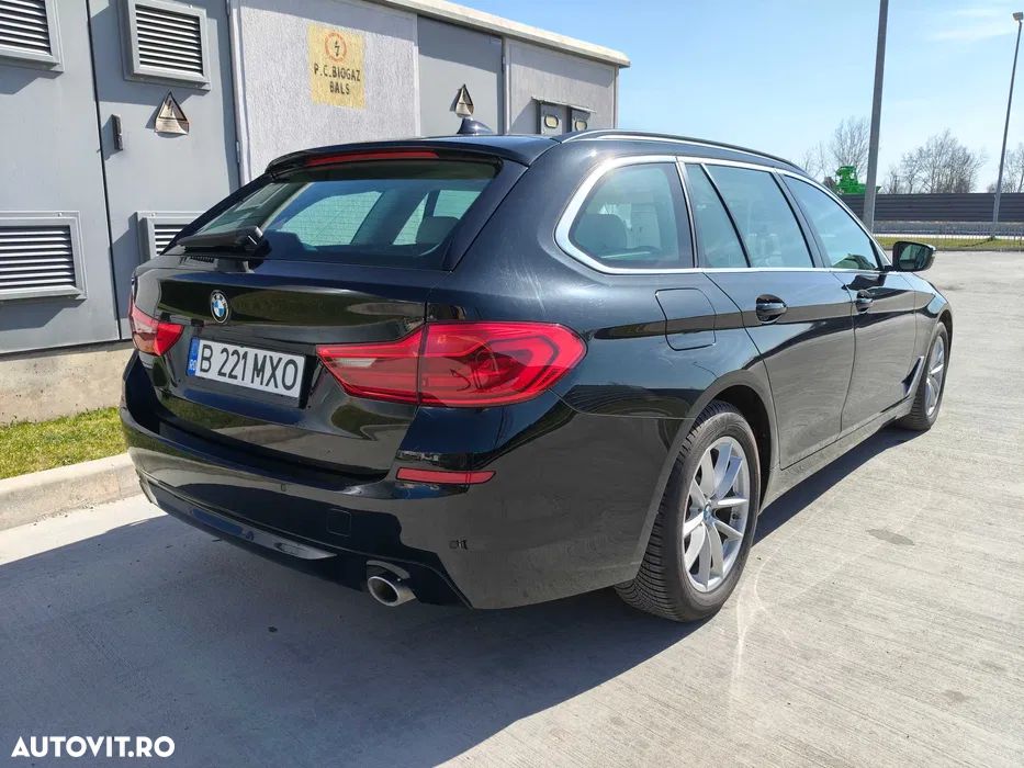 BMW Seria 5 520i AT - 4