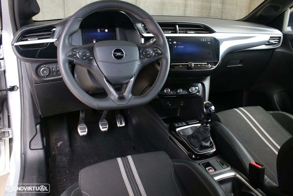 Opel Corsa 1.2 T GS - 37