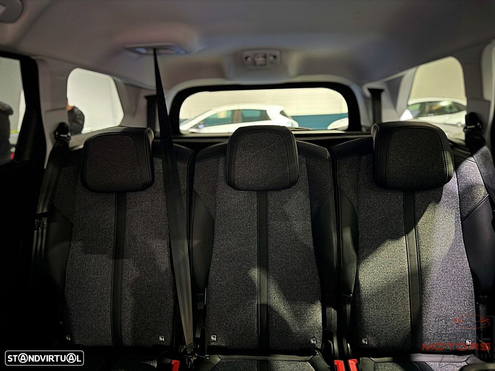Peugeot 5008 1.2 PureTech Allure Pack EAT8 - 39