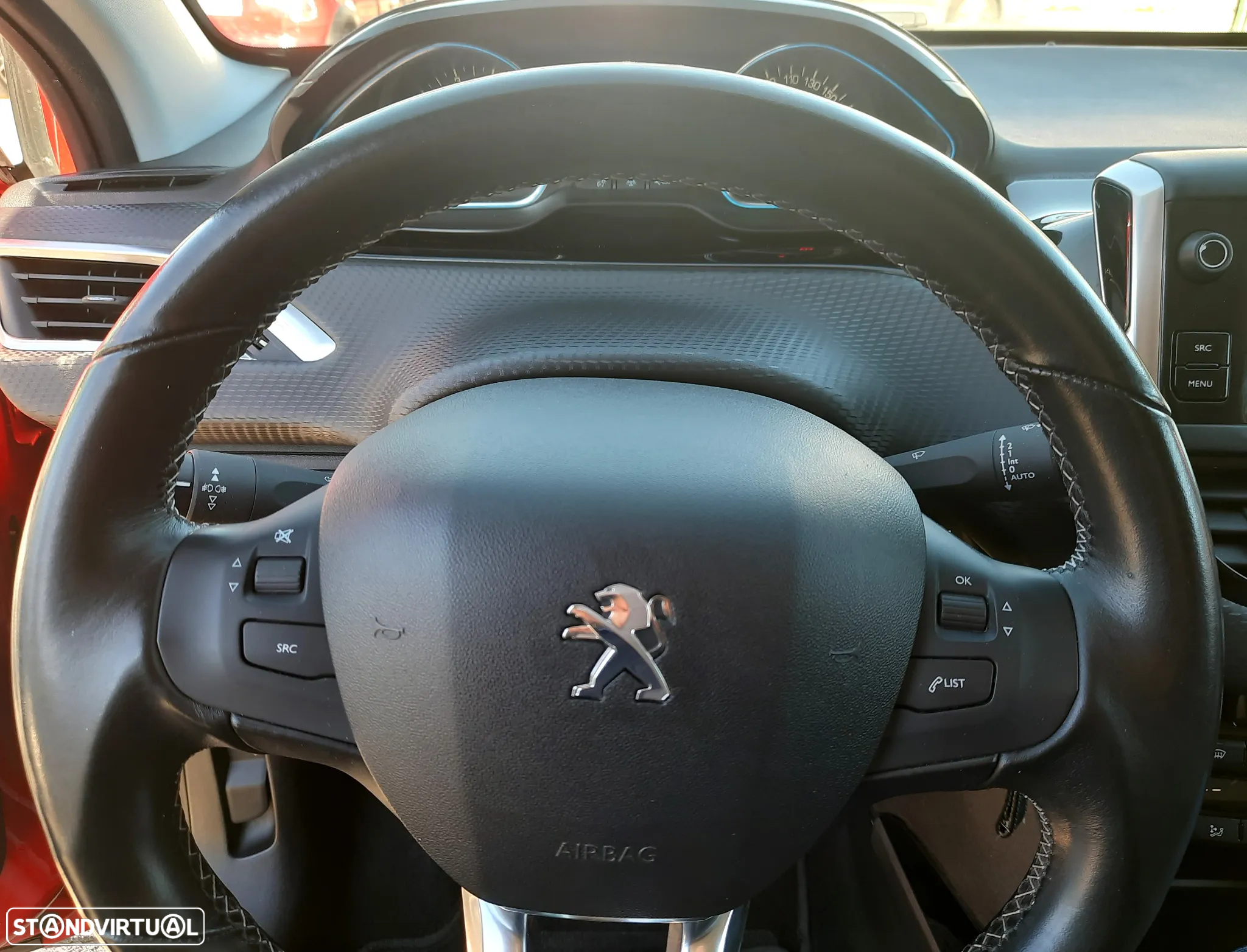 Peugeot 2008 1.2 PureTech Allure - 6