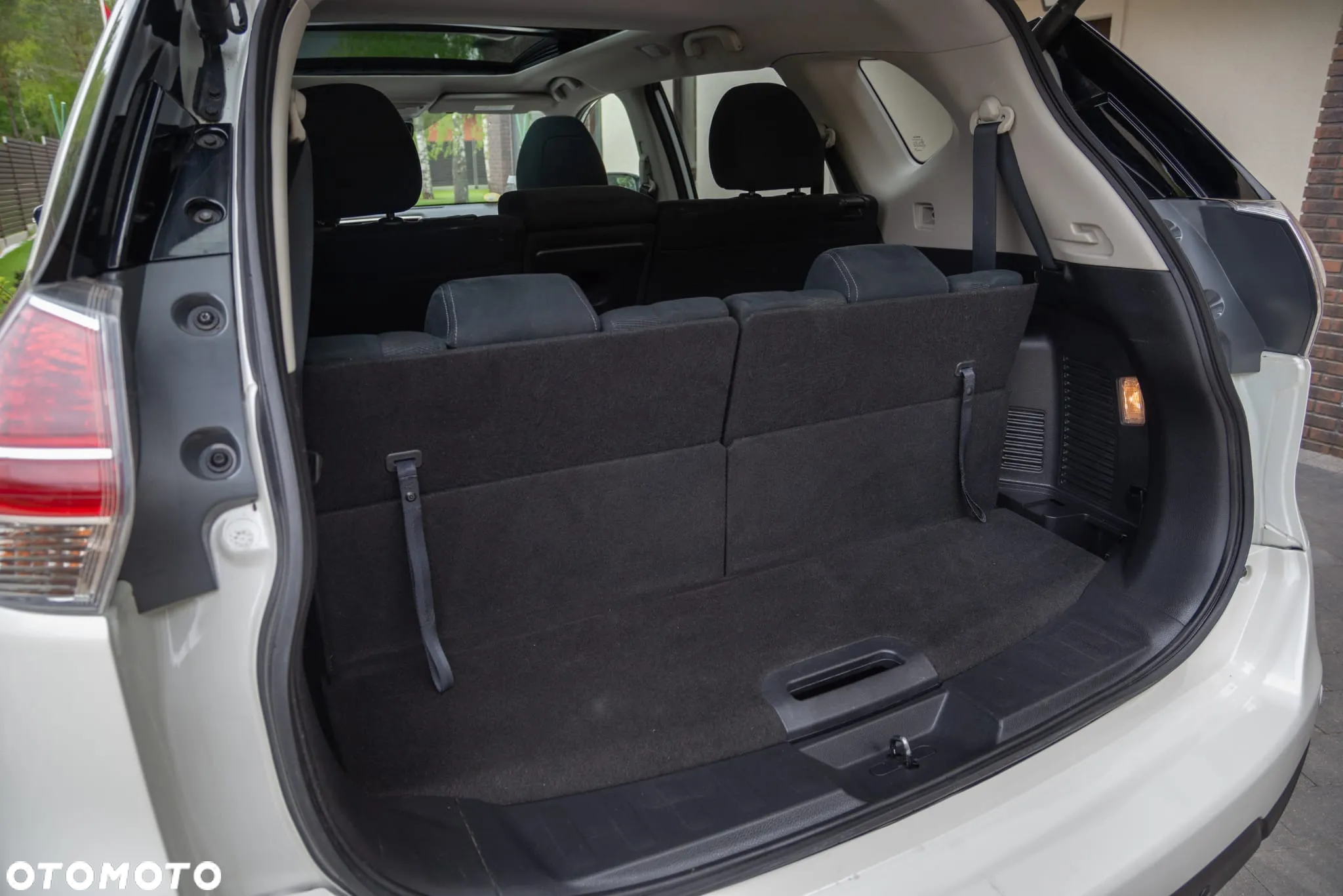 Nissan X-Trail 1.6 DCi Tekna 2WD Xtronic 7os - 18