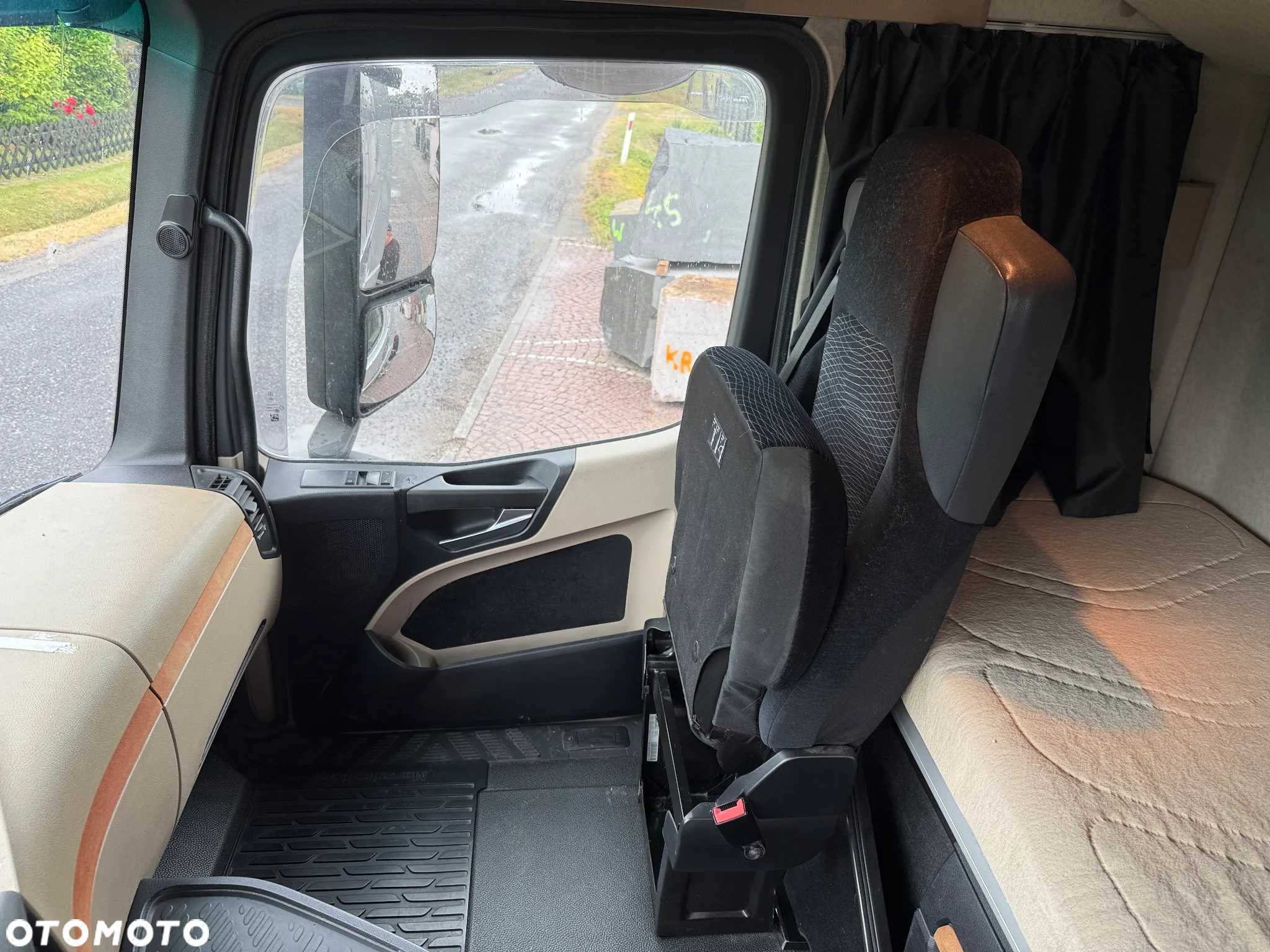 Mercedes-Benz Actros - 26