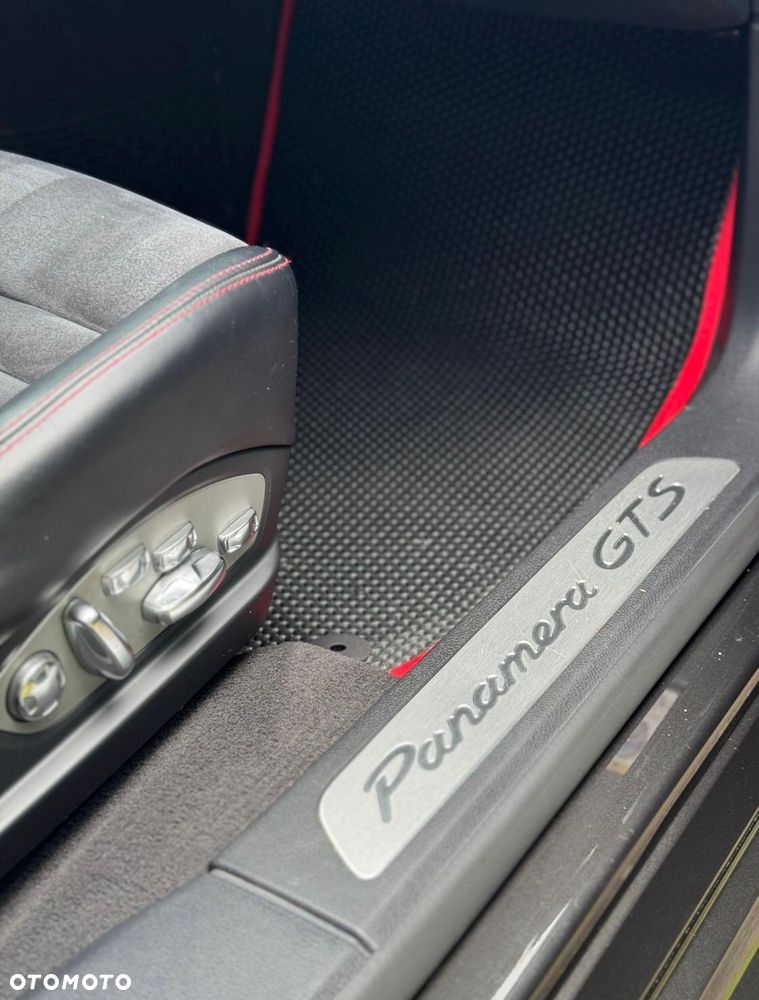 Porsche Panamera GTS - 16