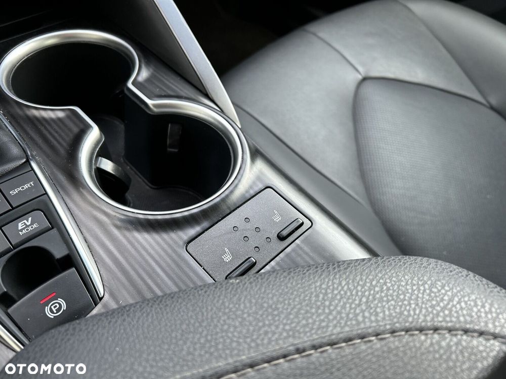 Toyota Camry 2.5 Hybrid Executive CVT - 19