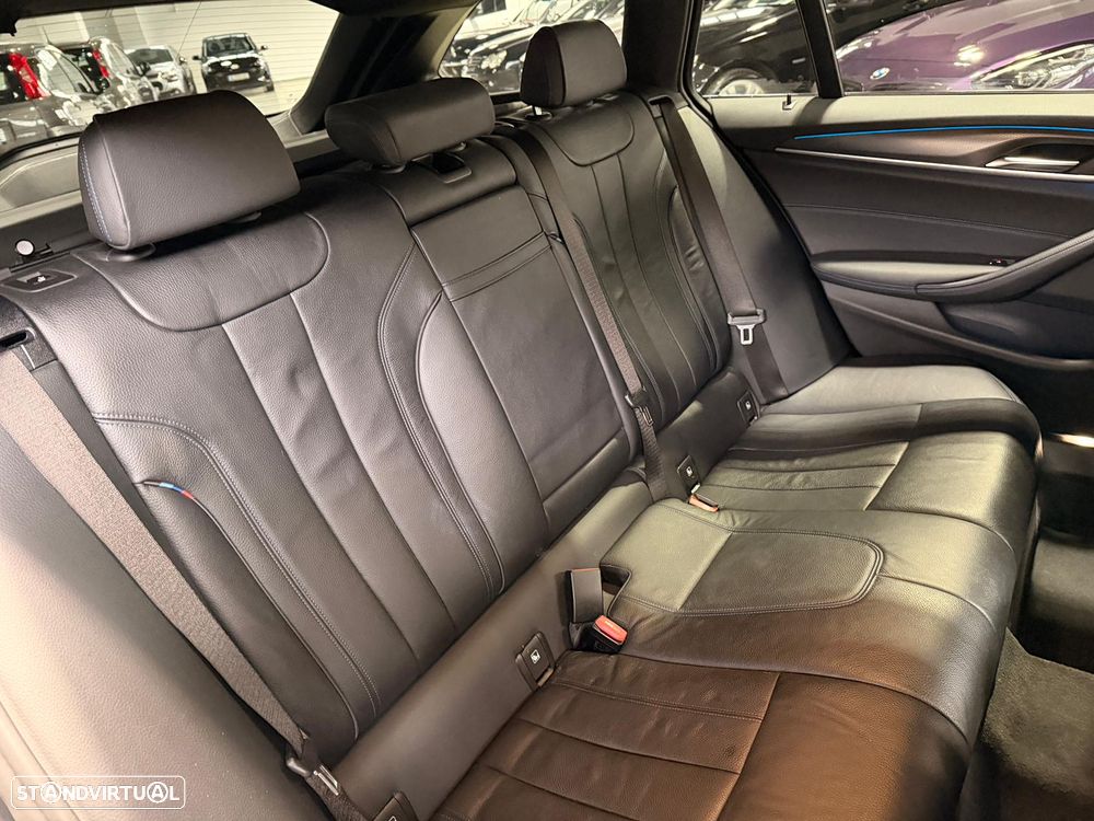 BMW 530 e Pack Desportivo M - 15