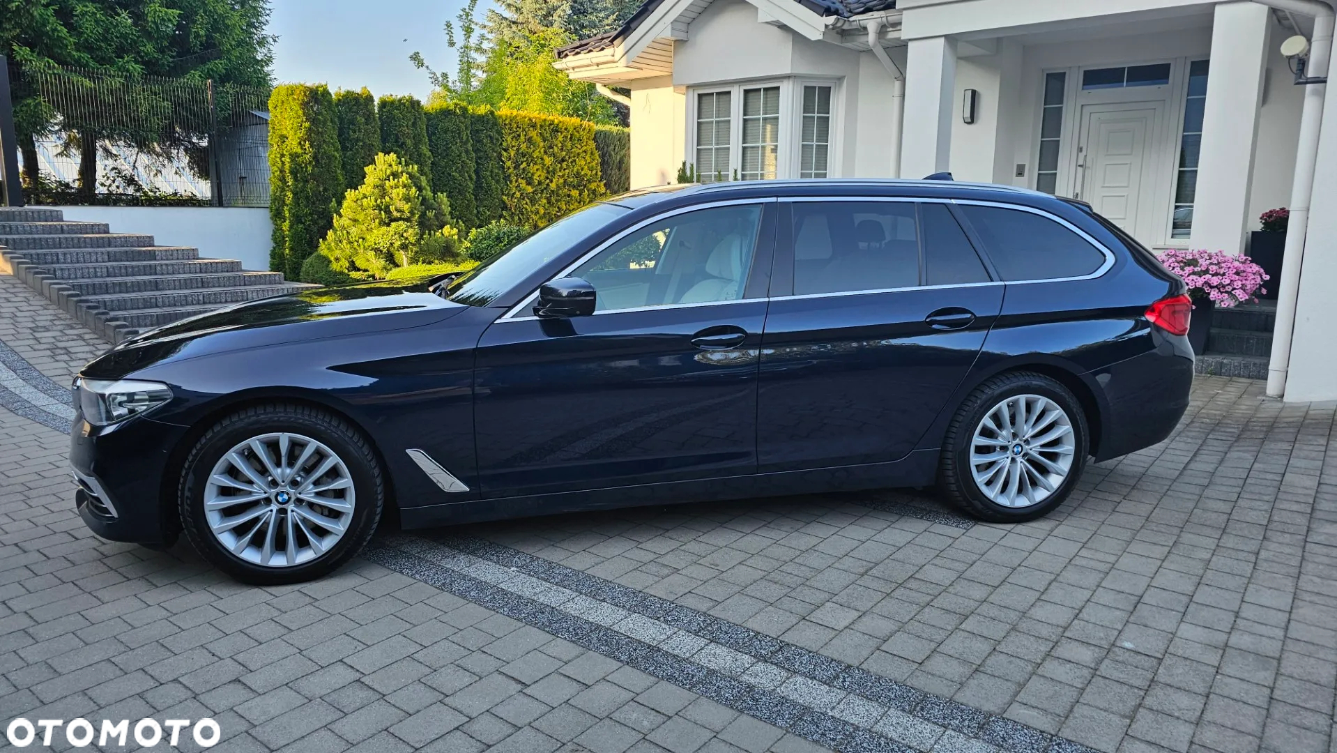 BMW Seria 5 530d xDrive Luxury Line - 2