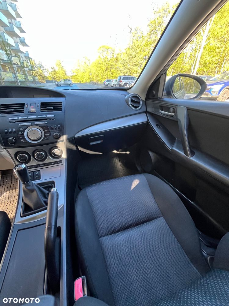 Mazda 3 1.6 Exclusive + - 12
